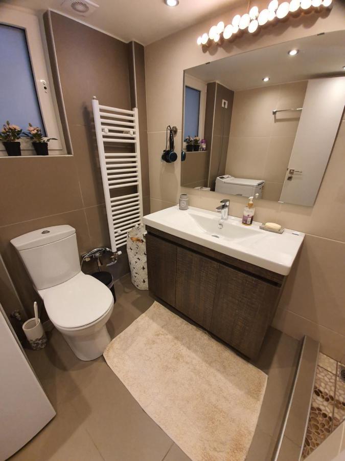 شقة أثينا  في Lukas-2 B/R Luxurious Flat With Veranda المظهر الخارجي الصورة